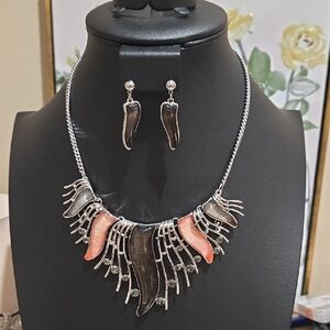 Elegant Silver and Black Necklace Set